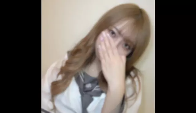 FC2PPV-4468049 [Uniform & Swimsuit] A girl with flashy hair and a mature look. In fact, "Gen.eki" secretly cums inside her twice. A story about finding the best sex friend.